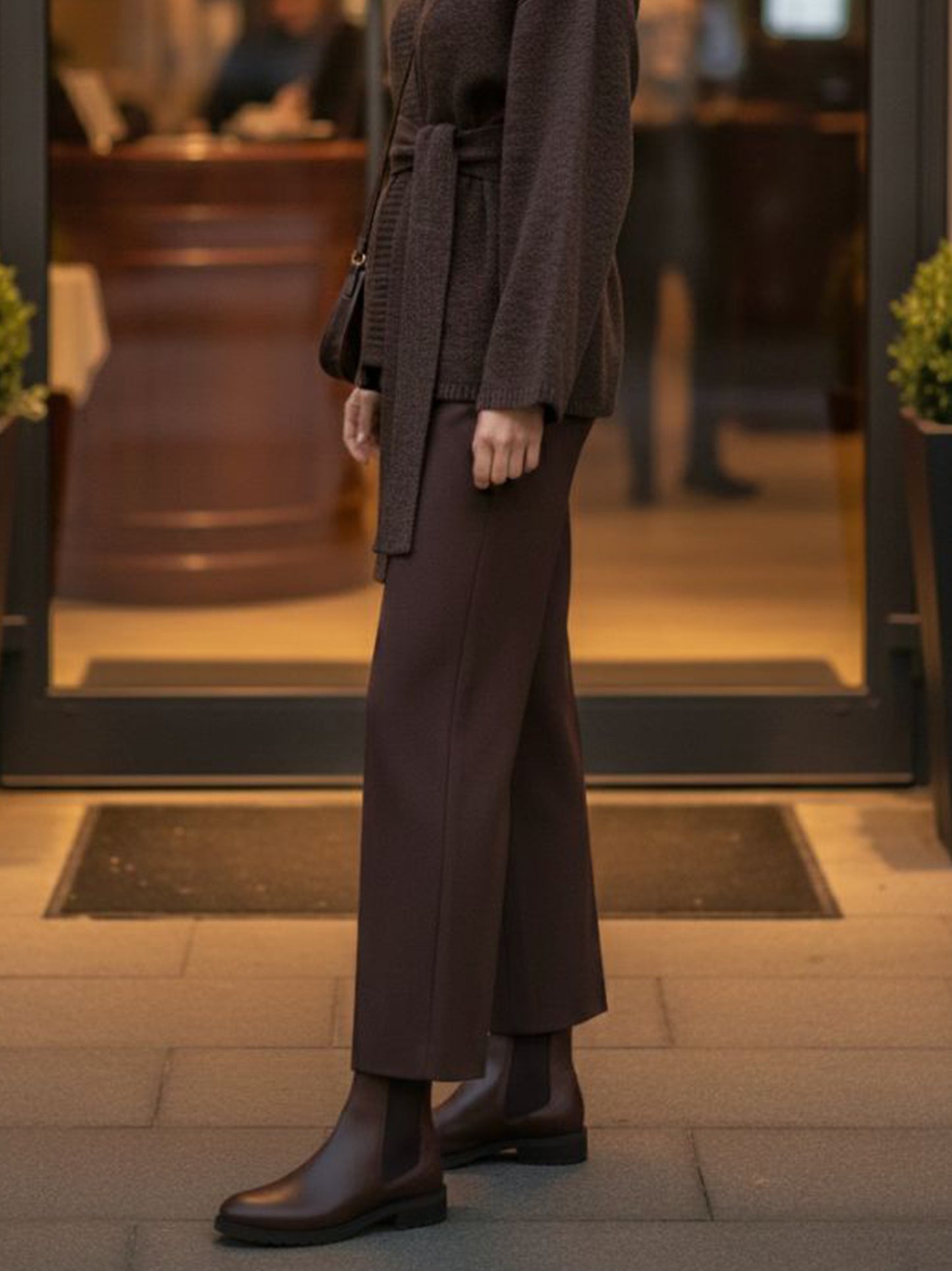 Luxe Smart Chelsea Boots