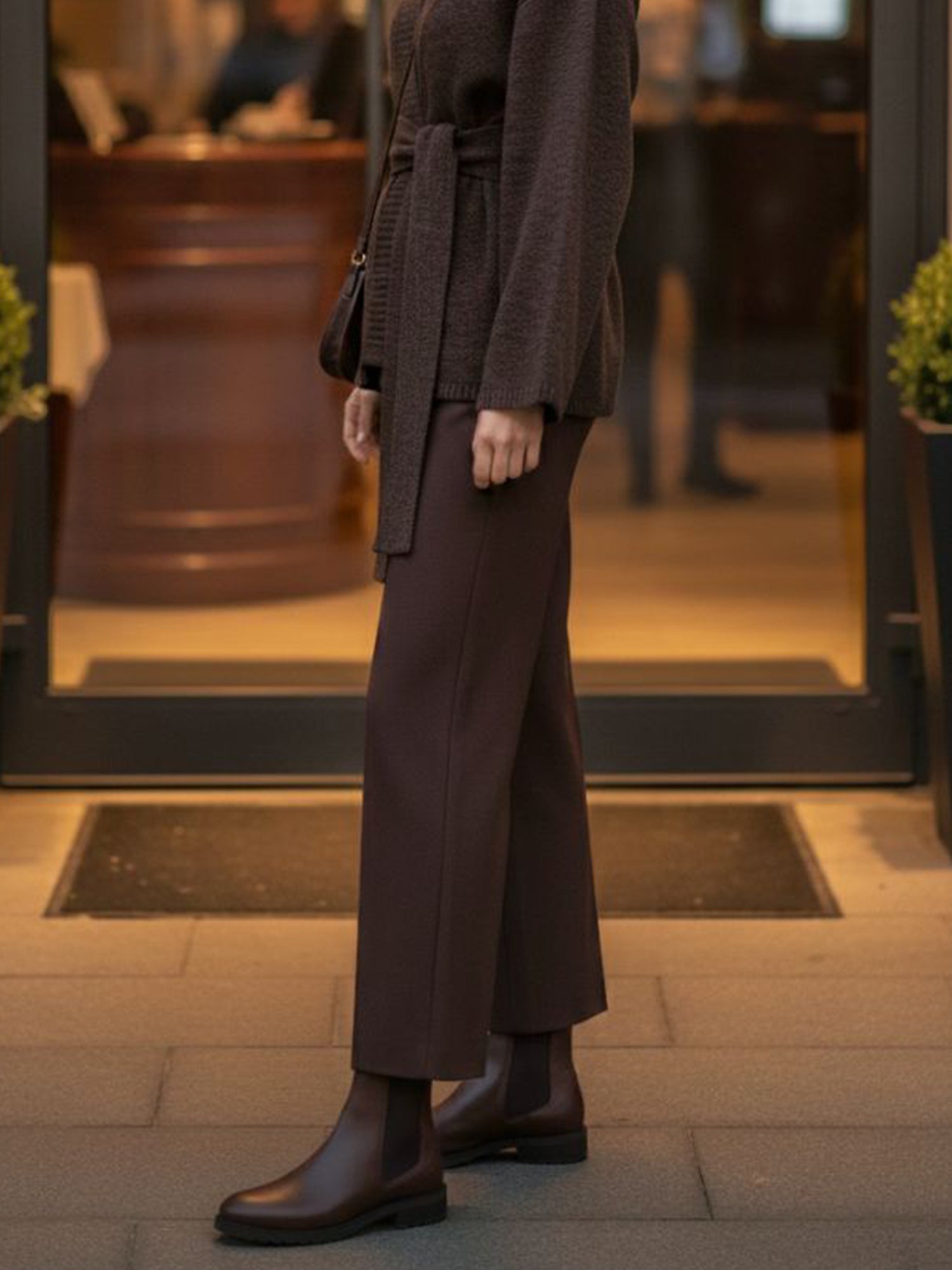 Luxe Smart Chelsea Boots