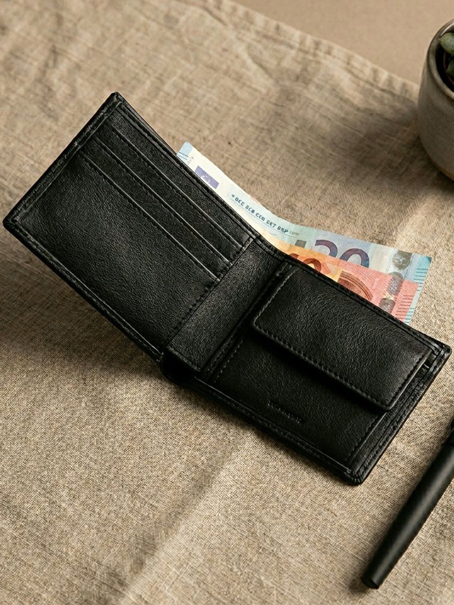 WILD MANS ブラック 三つ折り財布 Vegan Men's Trifold Coin Wallet | Will's Vegan Shoes