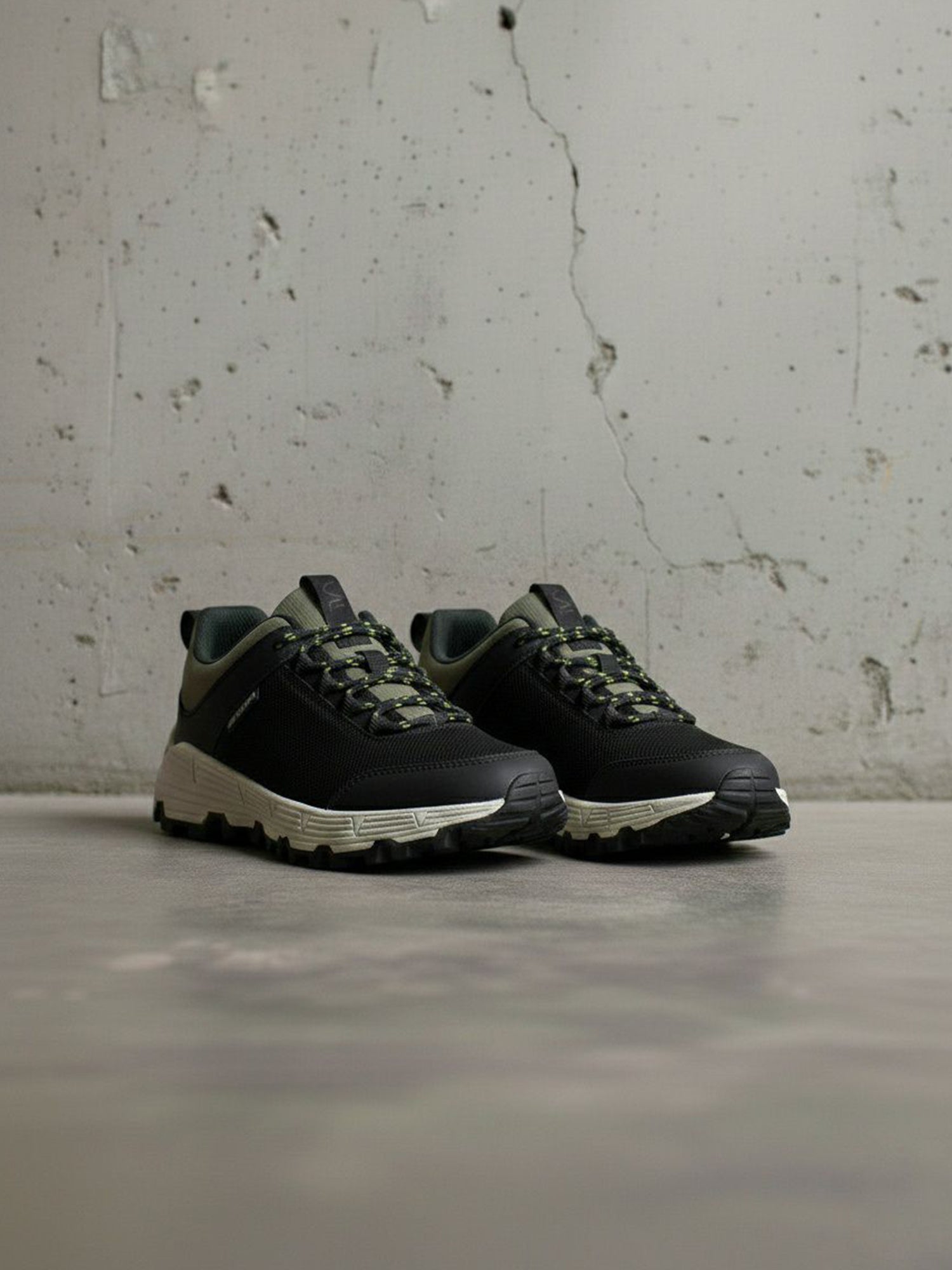 WVSport Trail Running Trainers