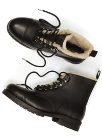 Botas de trabajo aisladas 