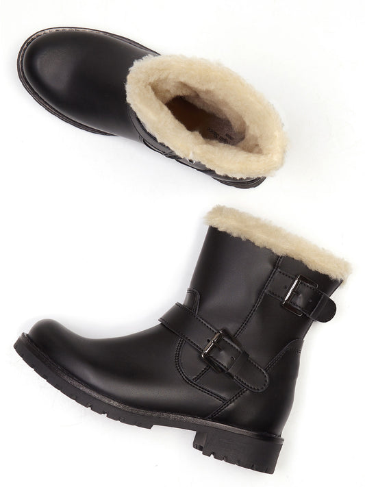 Botas de motociclista aisladas  | Zapatos veganos para mujer