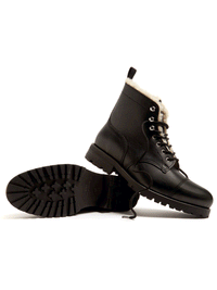 Botas de trabajo aisladas 