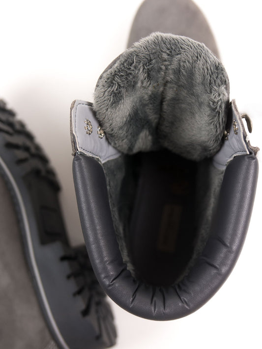 Botas de muelle aisladas  | Zapatos veganos para hombre